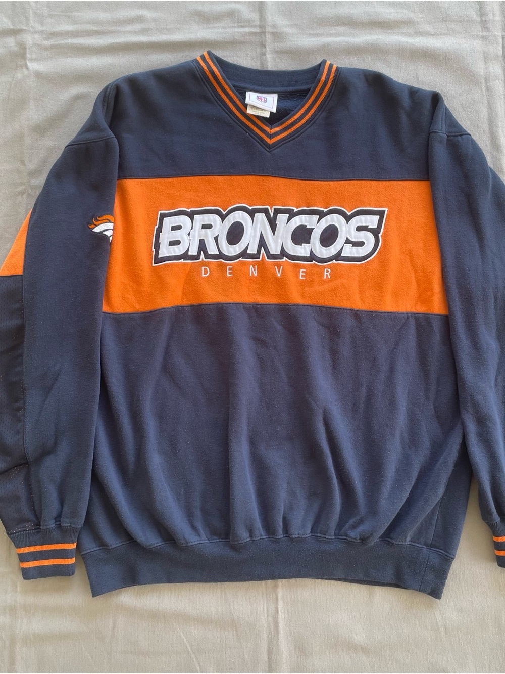 Vintage Denver Broncos NFL Navy Blue Orange Spell Out Sweatshirt Size L POC